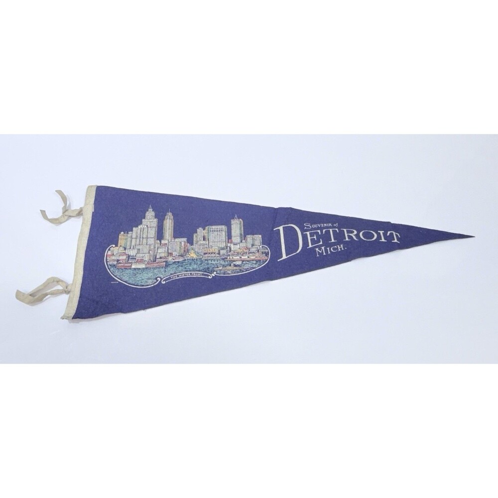 Vintage  Detroit Michigan Souvenir Pennant City Scape 27.5”
